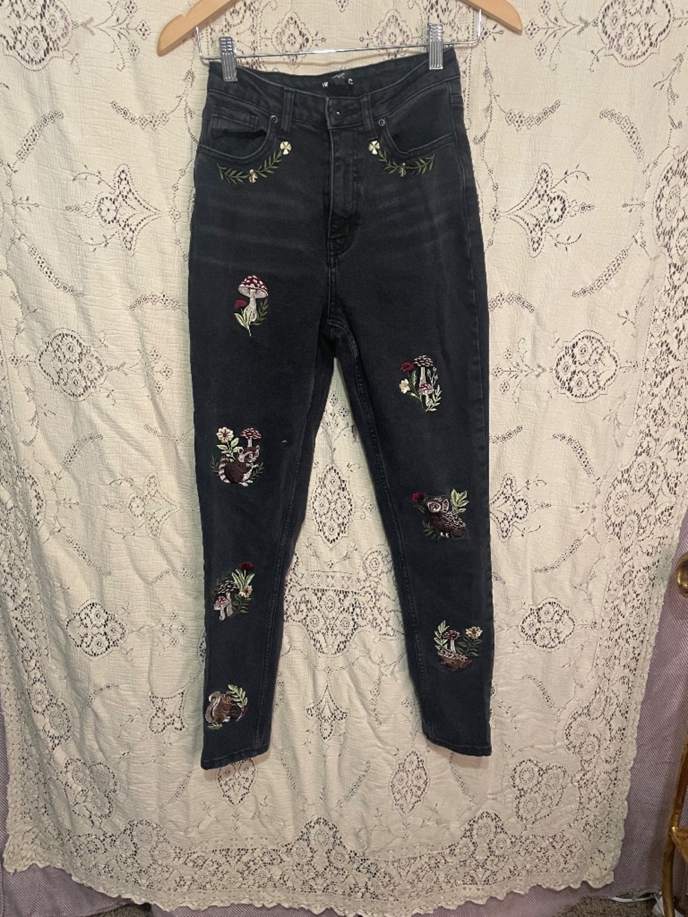 Hot topic: black mushroom mom jeans